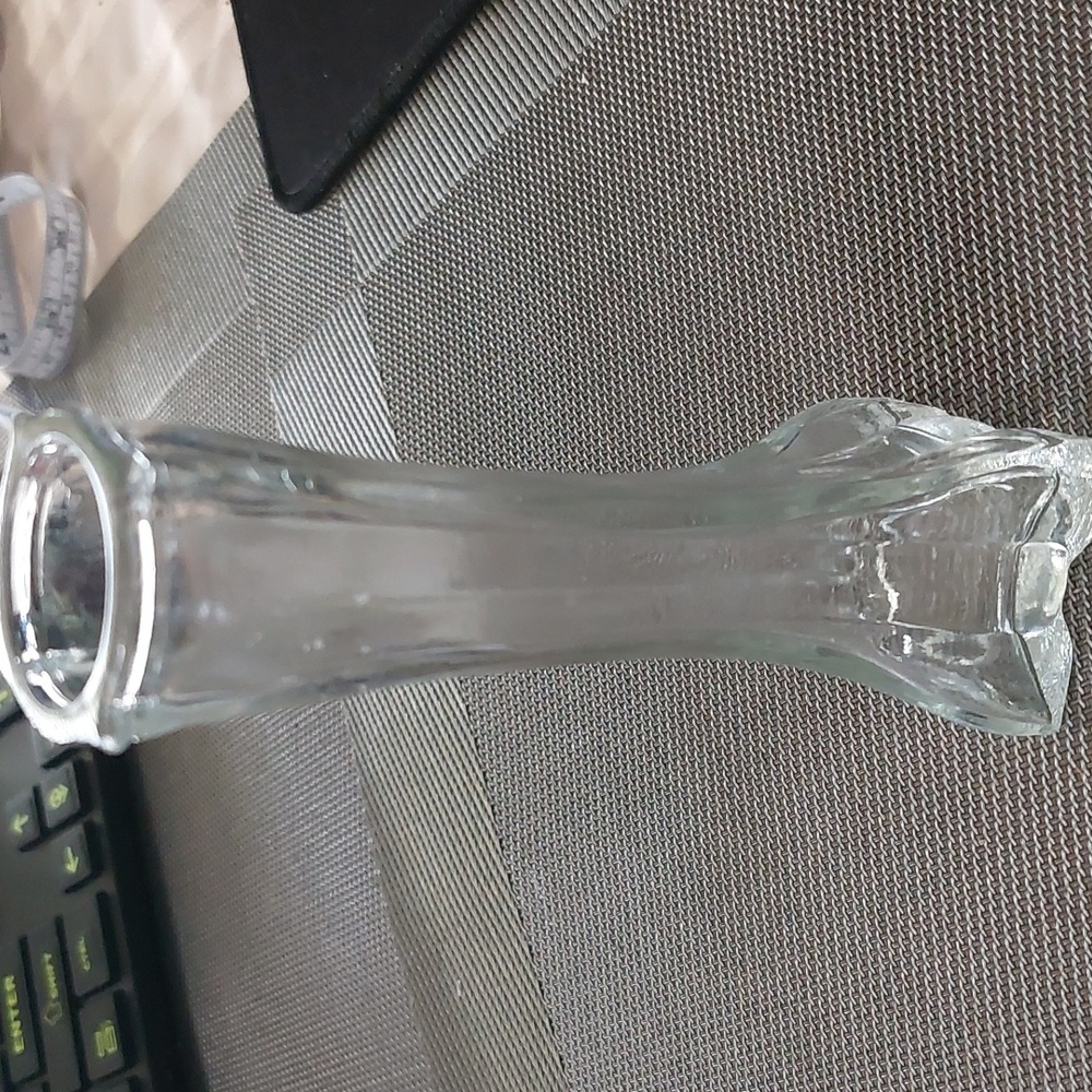 Uropa glass vase pre-owned